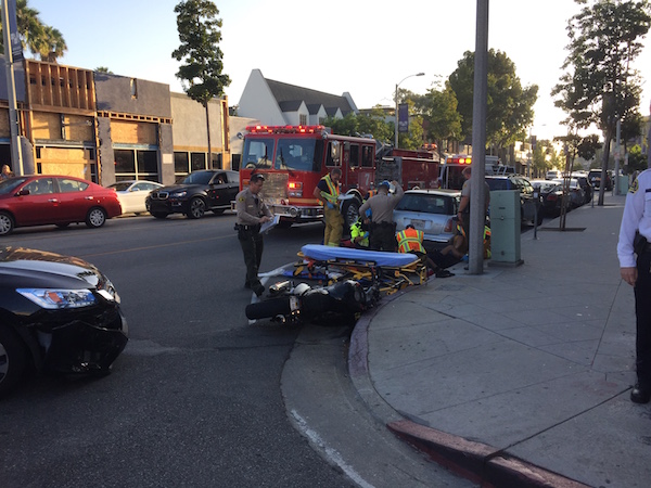 Accident at intersection of Melrose Avenue and West Knoll (Photo by Jacob Rogers).