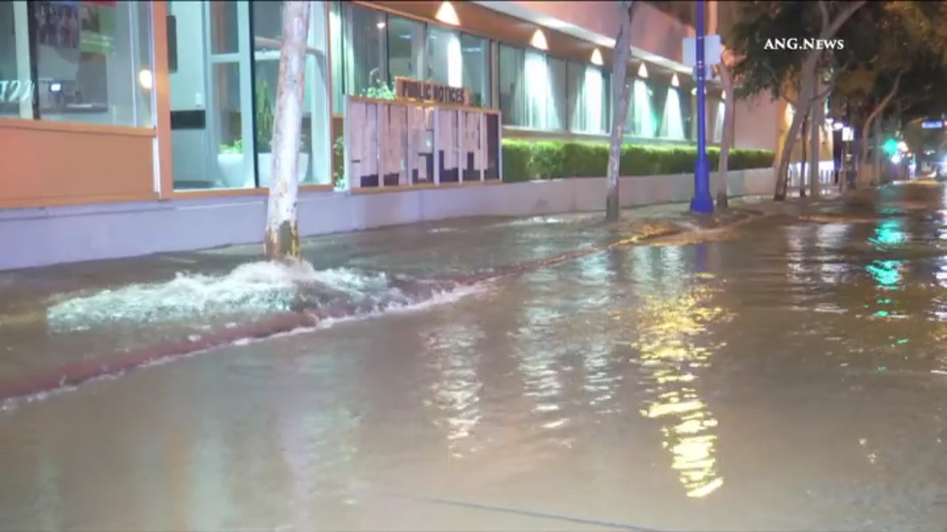 Water Main Break Closes Santa Monica Boulevard at Sweetzer WEHOville
